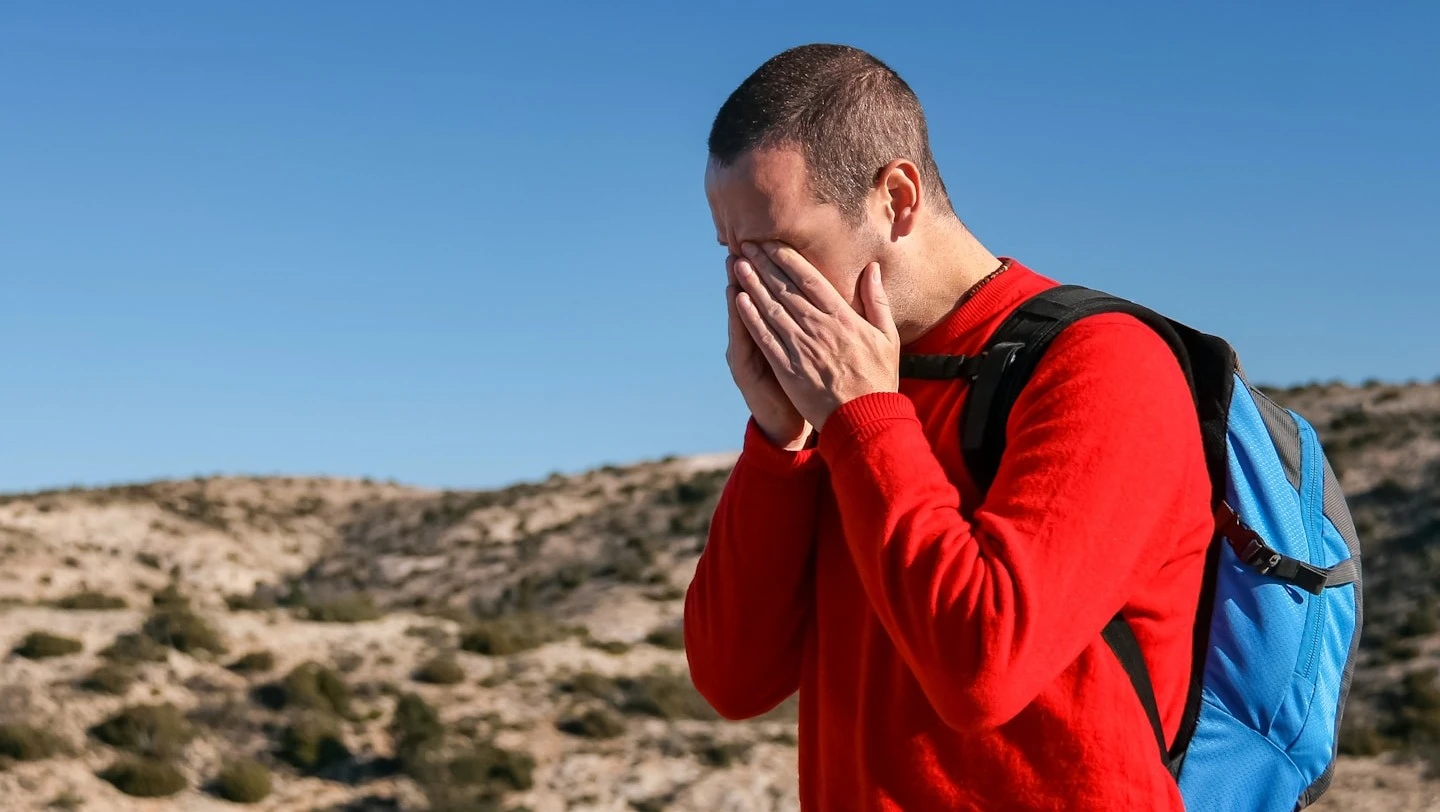 Medical attention indicator for altitude sickness symptoms